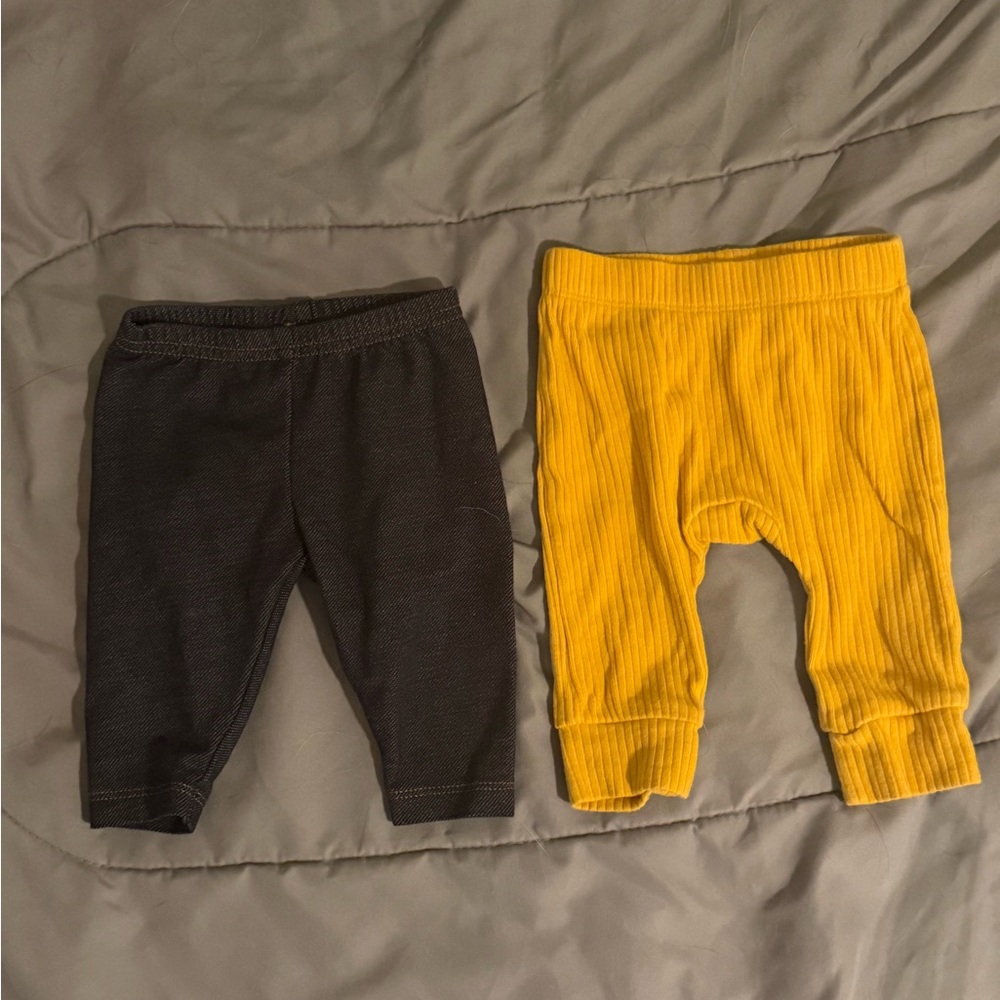 Great Condition! Set of 2 Baby’s Pants, Newborn Size